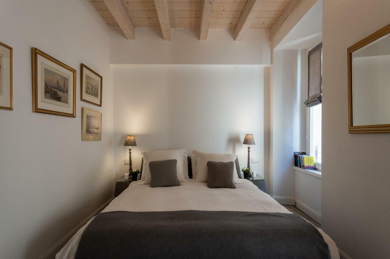 White Suite With Private Terrace By Rent All Como Exterior photo